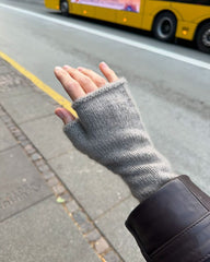 Hånd med brun Penny Glove