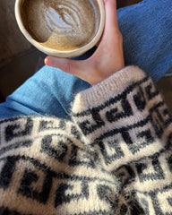 Mønsterdetaljer på Athene Sweater