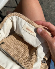 Petiteknit for i natur til lille frame clutch