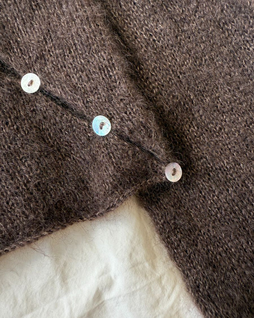 Perlemorsknapper i Valerie Blouse
