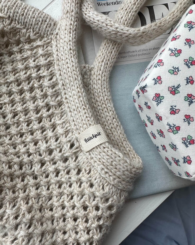 Breeze bag med foldet petiteknit liggende 