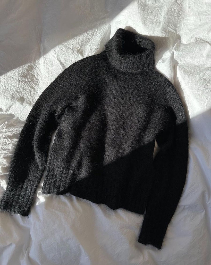 Liggende sort Caramel Sweater