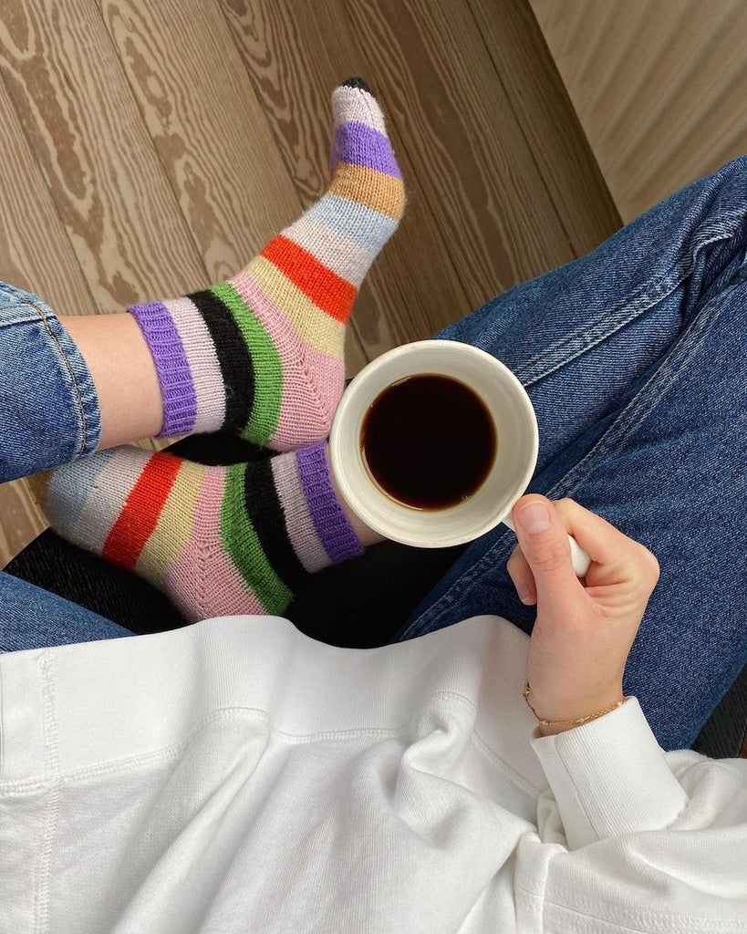 Kvinde iført stribede Everyday Socks